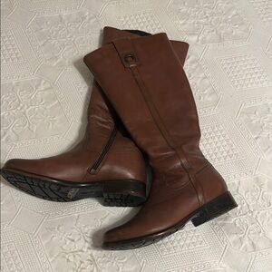 Brown leather full zip boots by Clark’s 
size 7 1/2M